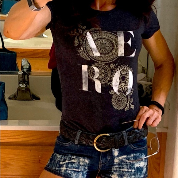 Meet your Posher, Debra - Picture 1 of 4